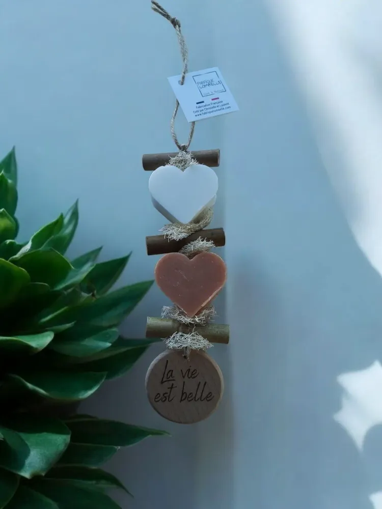 Soaps - Braid, 1 Bergamot Heart, 1 Orange Blossom Heart, 1 Wooden Round "Life is Beautiful" - FABRIQUE LOMAELLE
