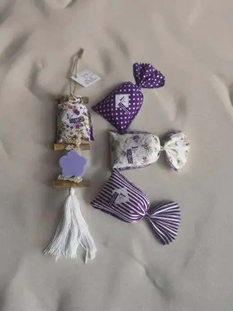 Savons - Tresse 1 Sachet de Lavandin (tissu assortis) 1 Savon Fleur Lavande - FABRIQUE LOMAELLE