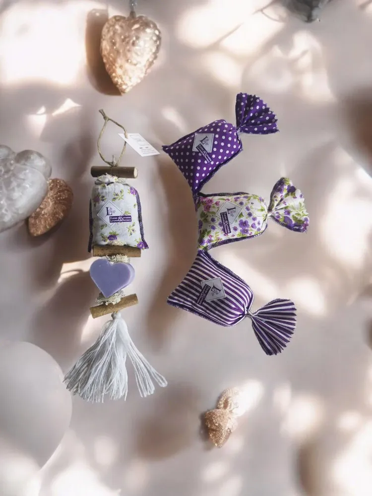 Savons - Tresse 1 Sachet de Lavandin (tissu assortis) 1 Savon Cœur Lavande - FABRIQUE LOMAELLE