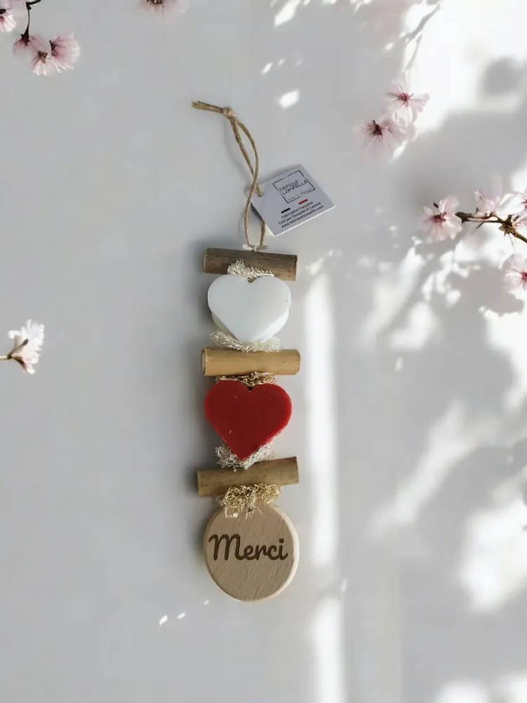 Savons - Tresse 1 Coeur Bergamote 1 Coeur Fruit Rouge 1 Rond bois "Merci" - FABRIQUE LOMAELLE