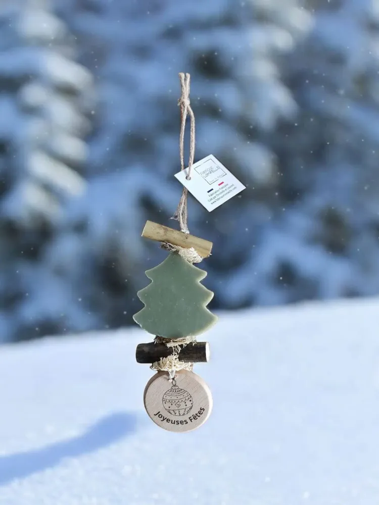 Savons - Tresse 1 Sapin Vert Parfum Cèdre avec Rond Bois Gravé "boule de Noël" - FABRIQUE LOMAELLE