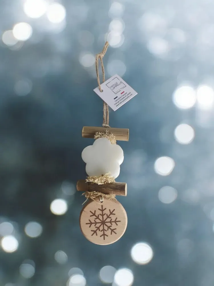 Savons - Tresse 1 Fleur Blanche Bergamote avec Rond bois "Flocon" - FABRIQUE LOMAELLE