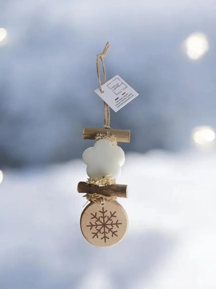 Savons - Tresse 1 Fleur Blanche Bergamote avec Rond bois "Flocon" - FABRIQUE LOMAELLE