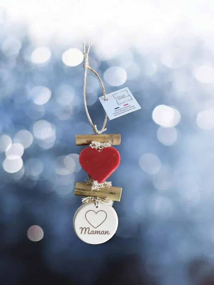 Savons - Tresse 1 Savon Coeur Fruit Rouge avec Rond bois "Maman" - FABRIQUE LOMAELLE