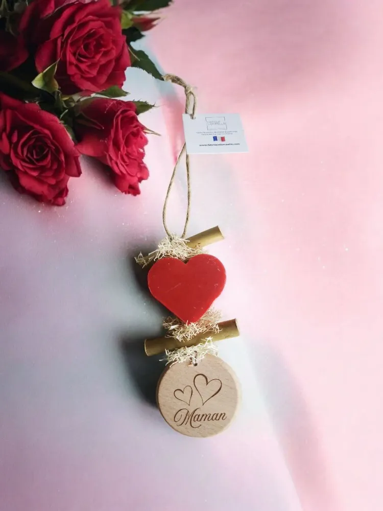 Savons - Tresse 1 Savon Coeur Fruit Rouge avec Rond bois "Maman" - FABRIQUE LOMAELLE