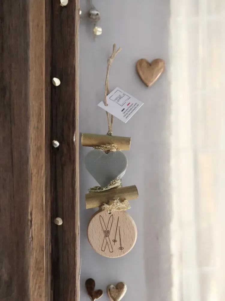 Soaps - 1-Core Opium Braid with Wooden Round "Ski" - FABRIQUE LOMAELLE