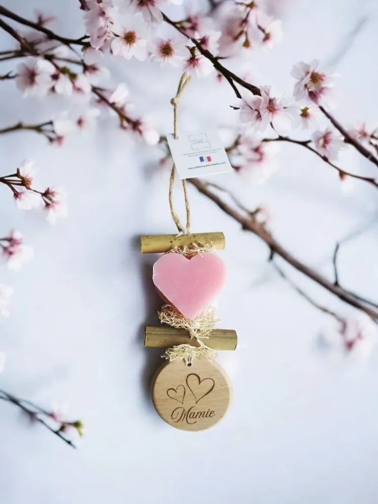 Soaps - Braided 1 Pink Heart Soap with Wooden Round "Grandma" - FABRIQUE LOMAELLE