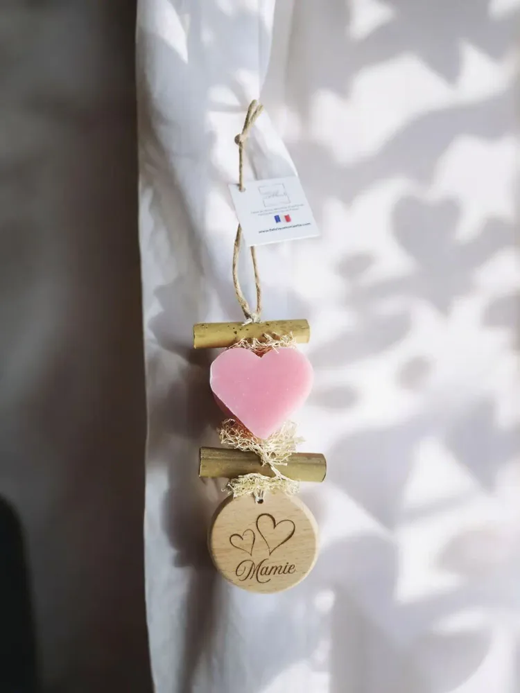 Soaps - Braided 1 Pink Heart Soap with Wooden Round "Grandma" - FABRIQUE LOMAELLE