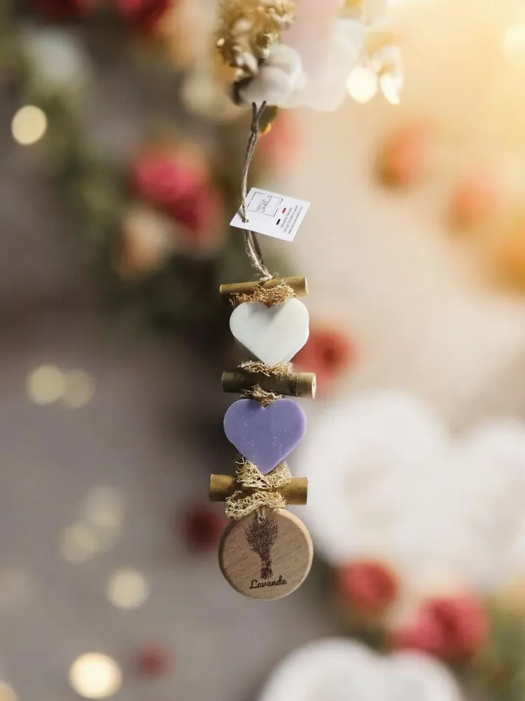 Soaps - Braid, 1 Bergamot Heart, 1 Lavender Heart, 1 Wooden Round, Lavender Bouquet - FABRIQUE LOMAELLE