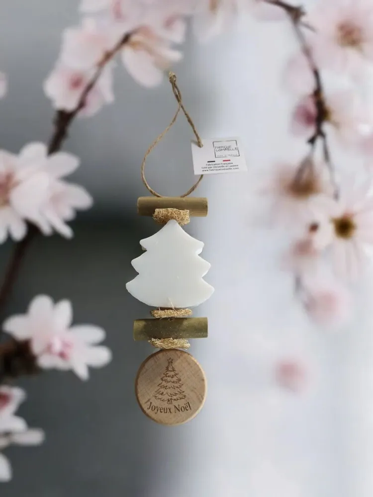 Savons - Tresse 1 Sapin Blanc Bergamote avec Rond Bois Gravé "sapin de noël" - FABRIQUE LOMAELLE