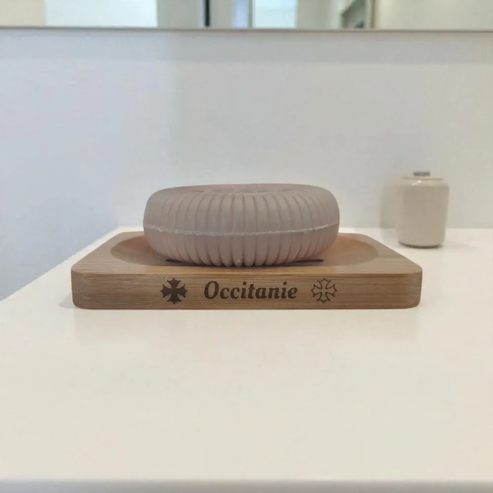 Savons - Porte Savon Personnalisé en Bambou "Occitanie" - FABRIQUE LOMAELLE
