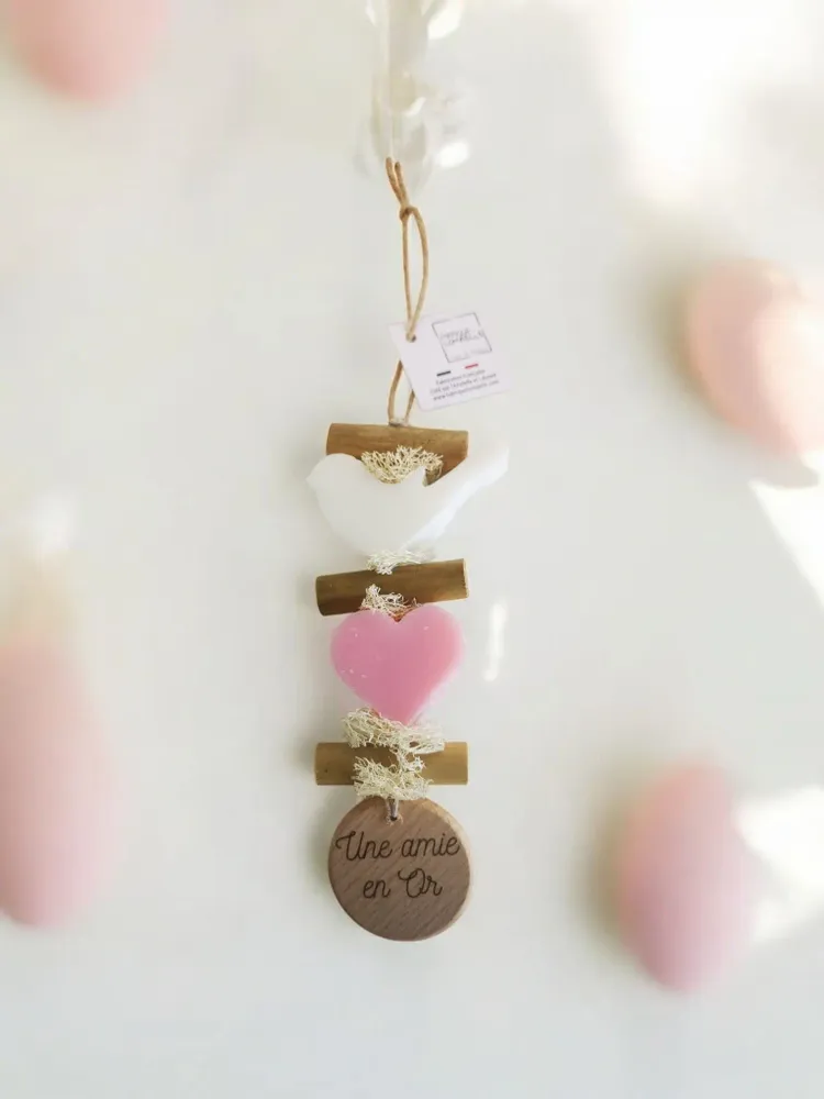 Savons - Tresse 1 Savon Oiseau Bergamotte 1 Cœur Rose avec un rond bois "Une Amie en Or" - FABRIQUE LOMAELLE