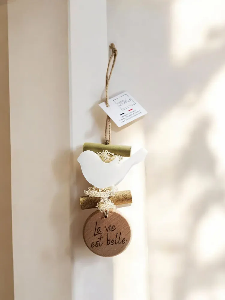 Soaps - Braided 1 Bergamot Bird Soap with Wooden Round "Life is Beautiful" - FABRIQUE LOMAELLE