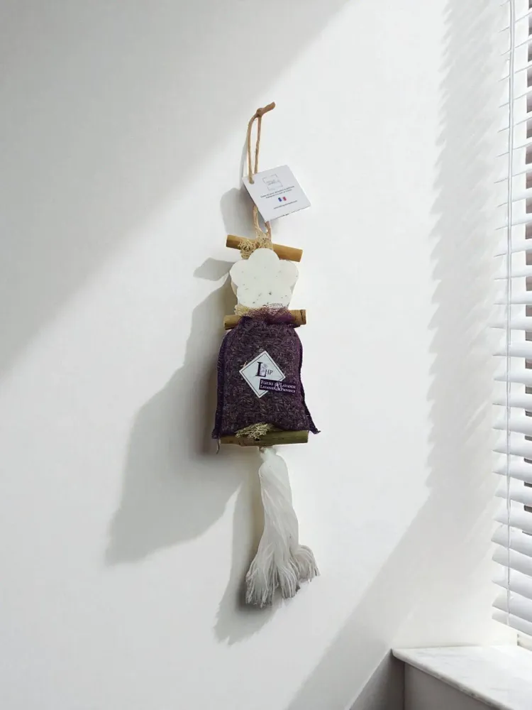Savons - Tresse 1 Fleur Lavande Fleur avec un Sachet de Lavandin - FABRIQUE LOMAELLE