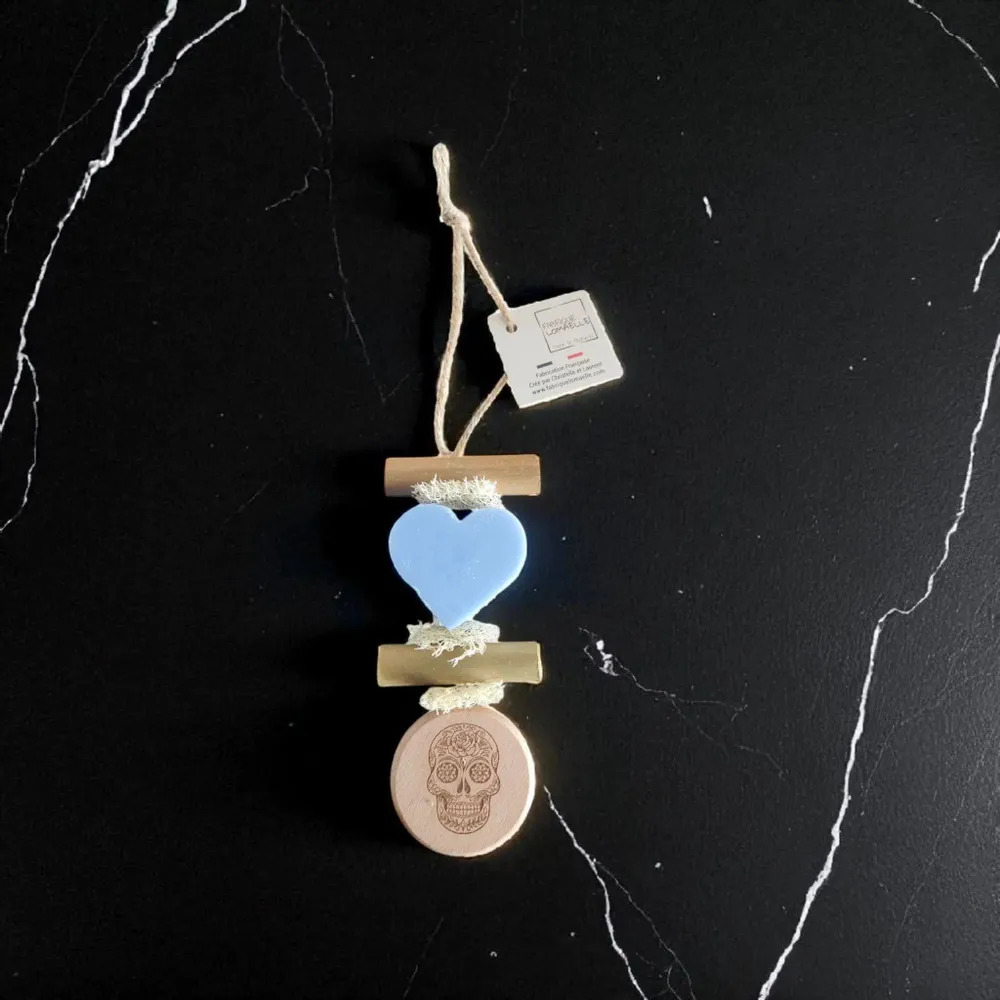 Savons - Tresse 1 Savon Cœur Ecume avec Rond bois Gravé "Tête de Mort Mexicaine" - FABRIQUE LOMAELLE