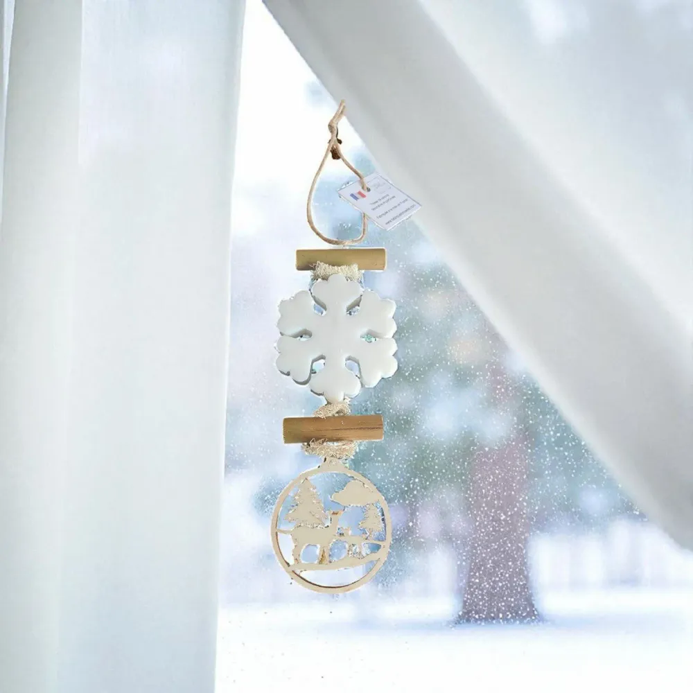 Savons - Tresse 1 Savon en forme de flocon blanc parfumé bergamote avec "Cerf dans la forêt" - FABRIQUE LOMAELLE