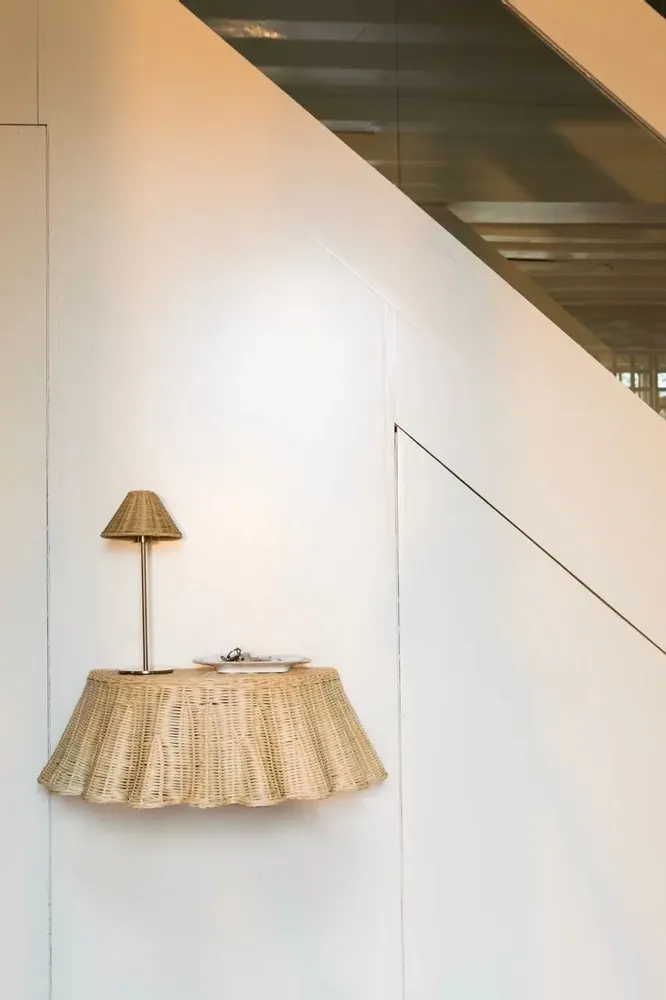 Autres tables  - TABLE D'APPOINT FLOTTANTE FESTONNÉE EN ROTIN - MAHE HOMEWARE