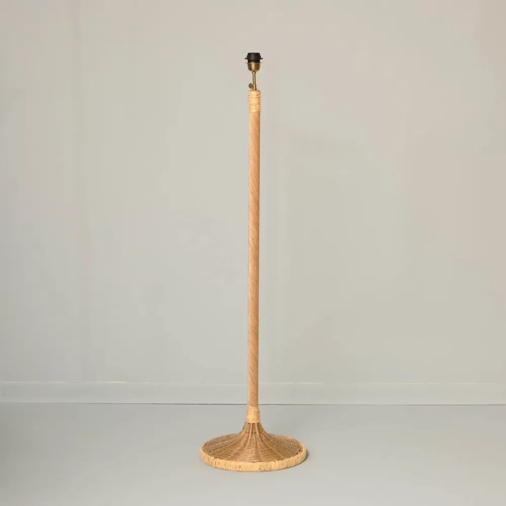 Lampadaires - LAMPADAIRE À BASE TORSADÉE EN ROTIN - MAHE HOMEWARE