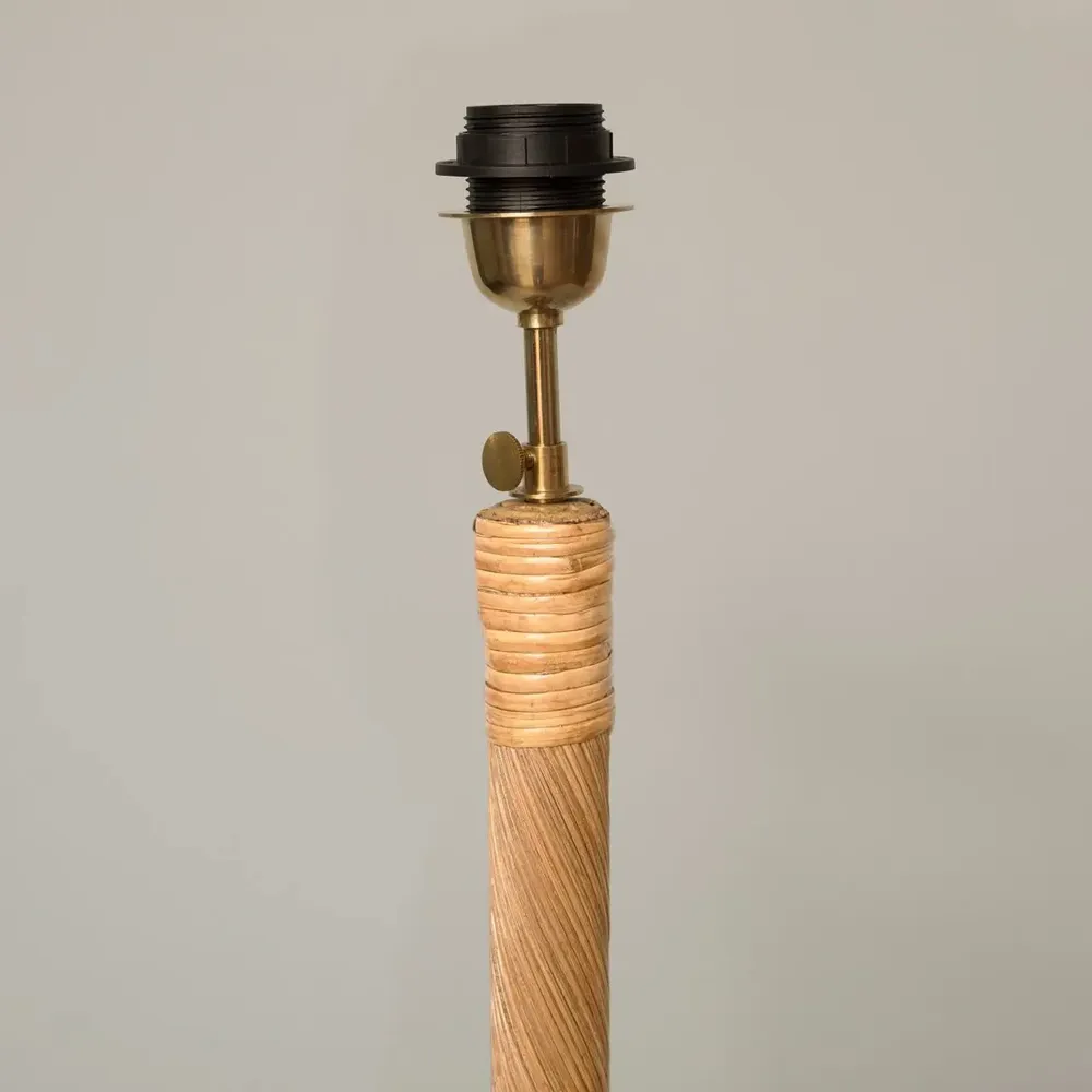 Lampadaires - LAMPADAIRE À BASE TORSADÉE EN ROTIN - MAHE HOMEWARE