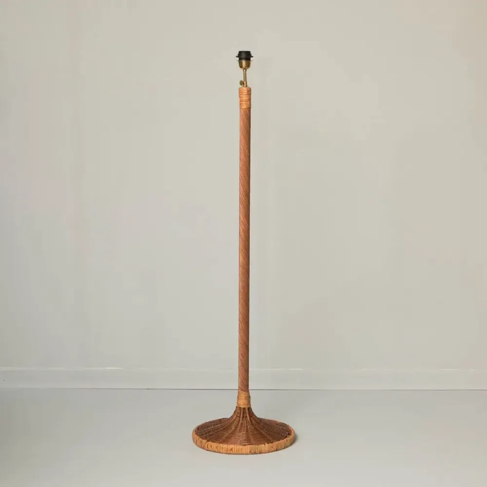 Lampadaires - LAMPADAIRE À BASE TORSADÉE EN ROTIN - MAHE HOMEWARE