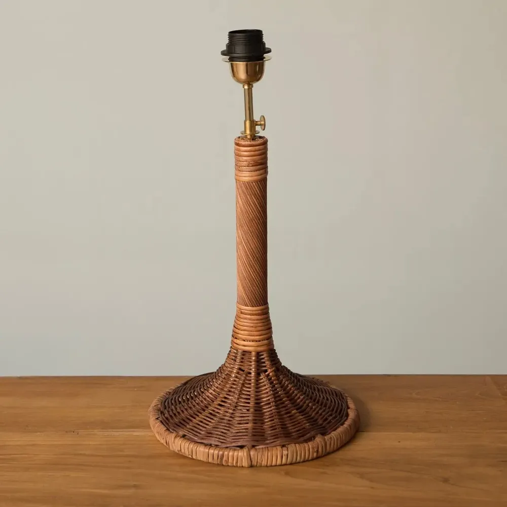 Lampes de table - LAMPE DE TABLE À BASE TORSADÉE EN ROTIN - MAHE HOMEWARE