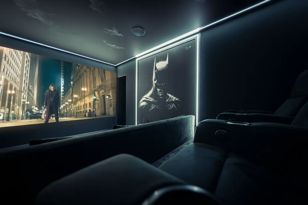 Settees - L’ARKHAM — 15 m² private cinema room - MYCINÉ