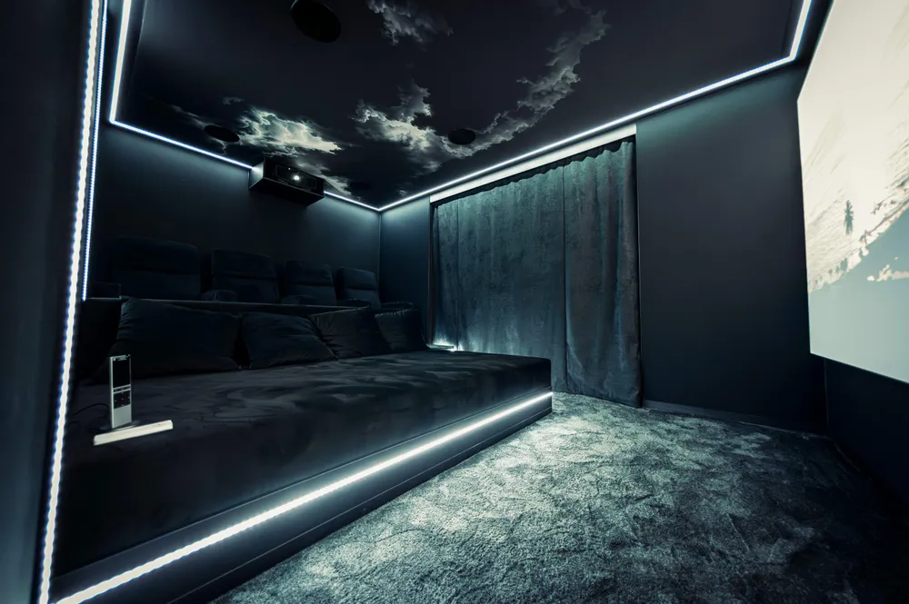 Settees - L’ARKHAM — 15 m² private cinema room - MYCINÉ