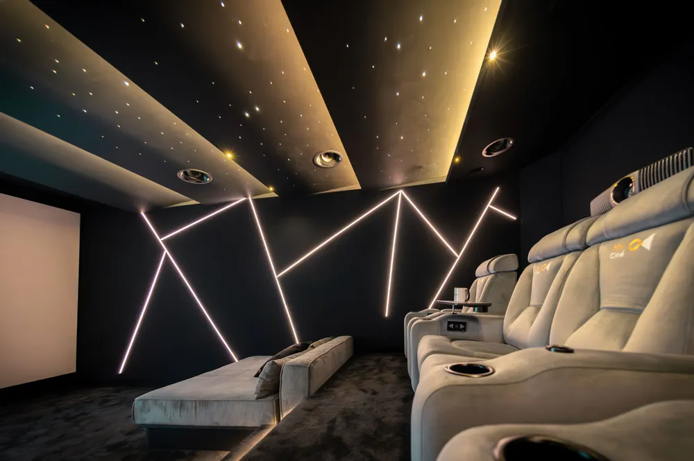 Settees - 26m² movie theater - L'EXODIA - MYCINÉ