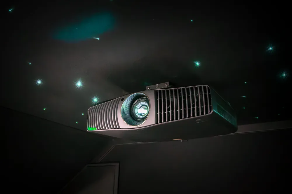 Settees - Private cinema room in the attic - MYCINÉ