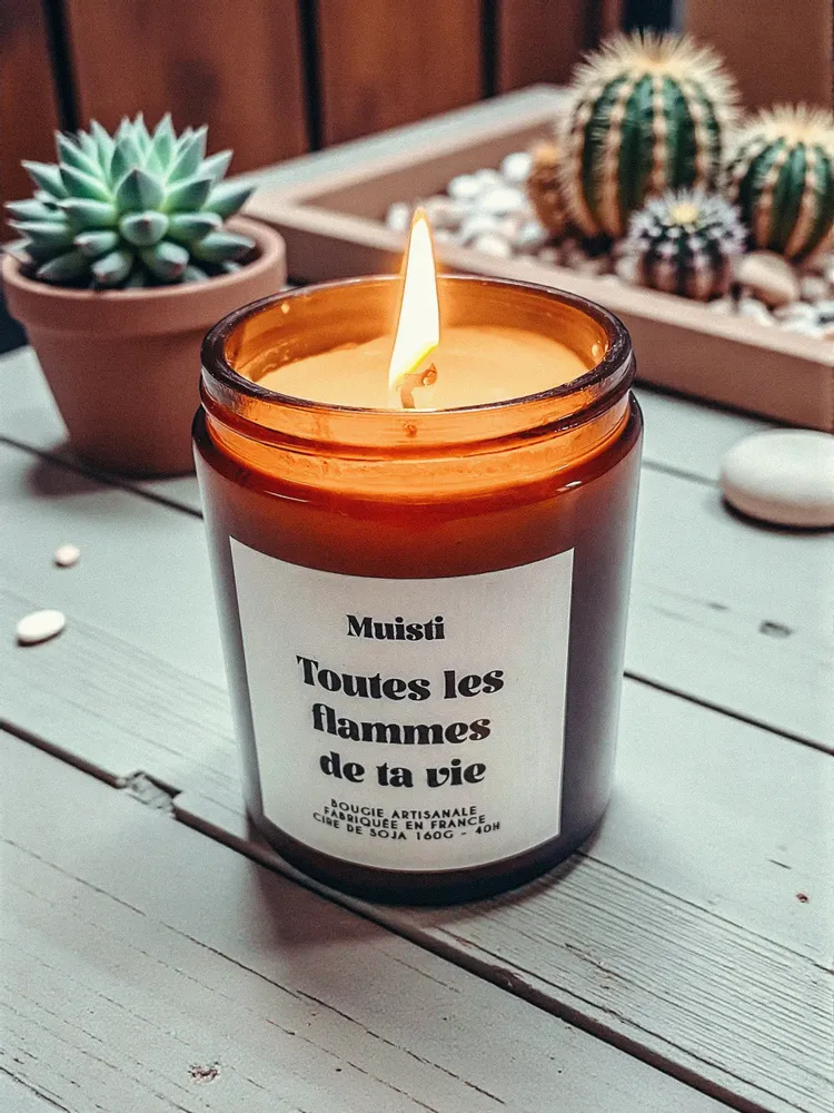 Objets de décoration - Bougie Parfumée - Toutes les flammes de ta vie - Musc blanc – 160g - MUISTI