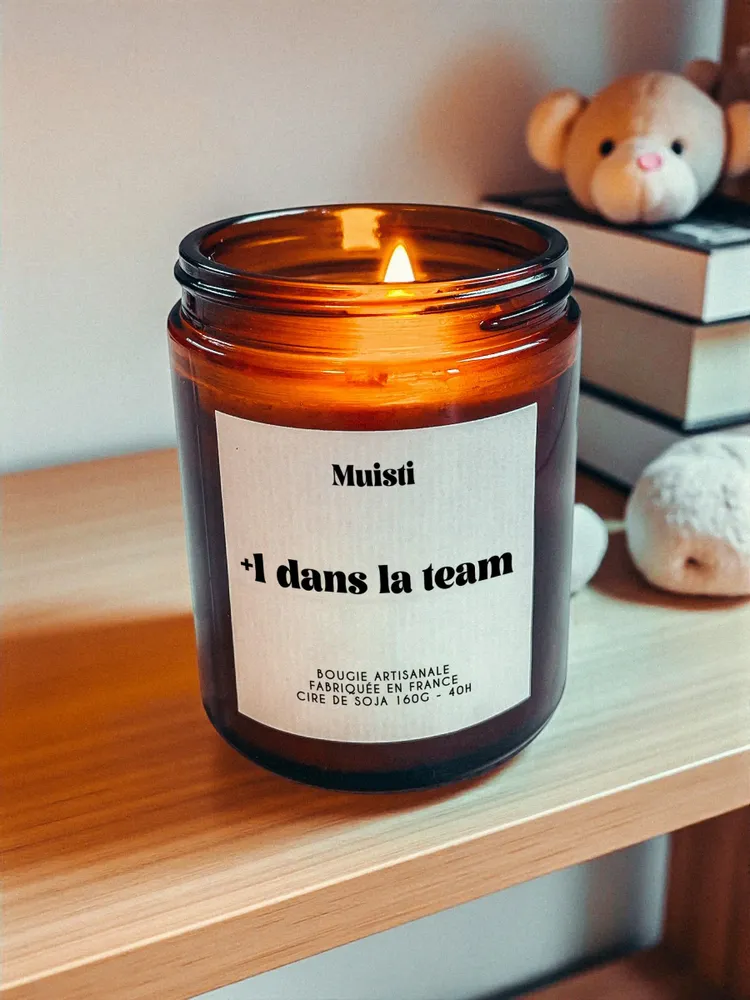 Objets de décoration - Bougie Parfumée - +1 dans la team - Musc blanc – 160g - MUISTI