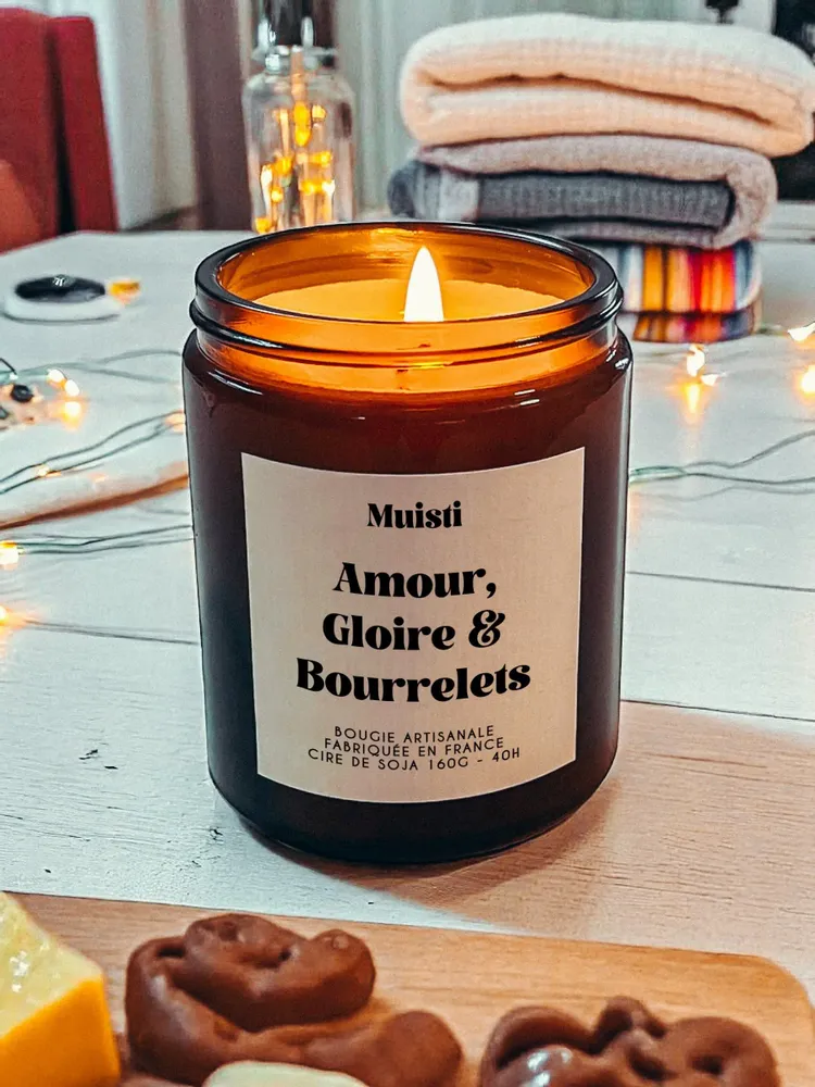 Objets de décoration - Bougie Parfumée - Amour, Gloire & Bourrelets - Musc blanc – 160g - MUISTI