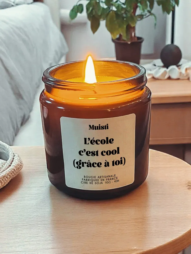 Objets de décoration - Bougie Parfumée - L'école c'est cool (grâce à toi) - Musc blanc – 95g - MUISTI