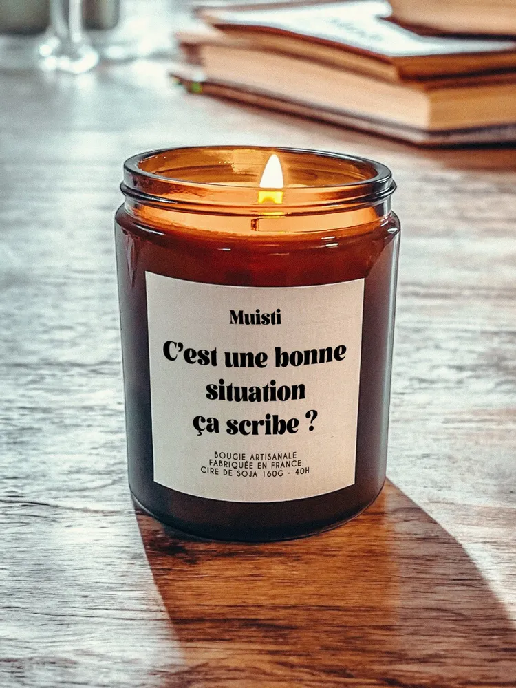 Objets de décoration - Bougie Parfumée - C'est une bonne situation ça scribe ? - Musc blanc – 160g - MUISTI