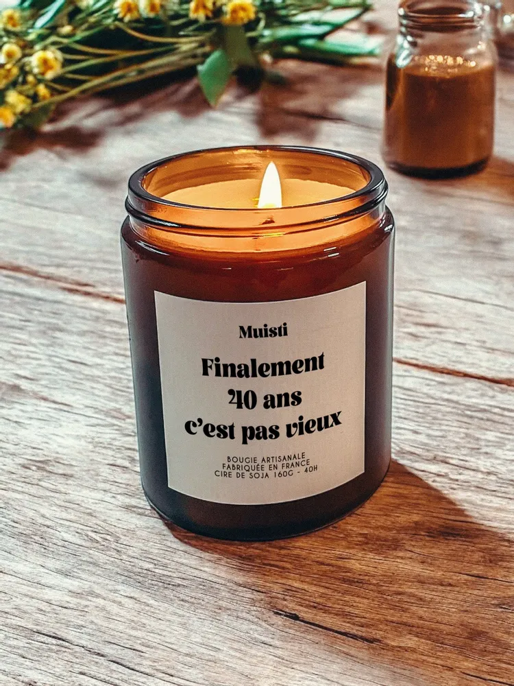 Objets de décoration - Bougie Parfumée - Finalement 40 ans c'est pas vieux - Musc blanc – 160g - MUISTI