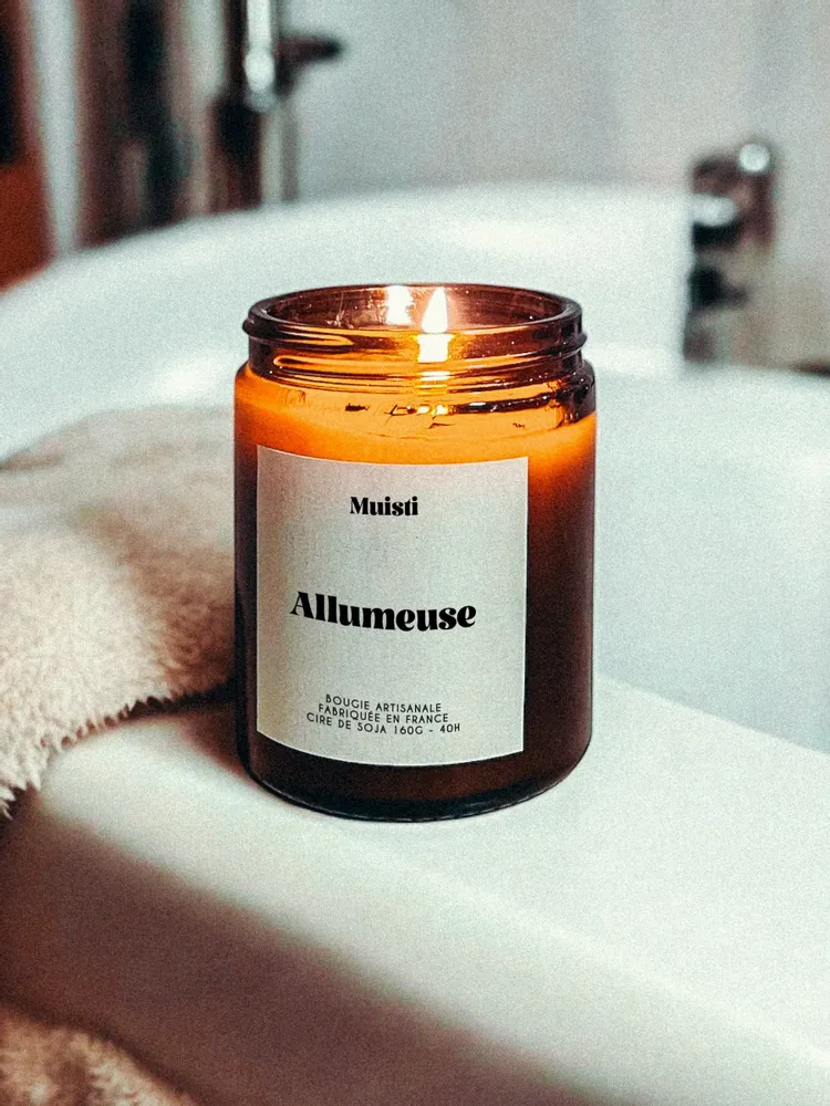 Objets de décoration - Bougie Parfumée - Allumeuse - Musc blanc – 160g - MUISTI