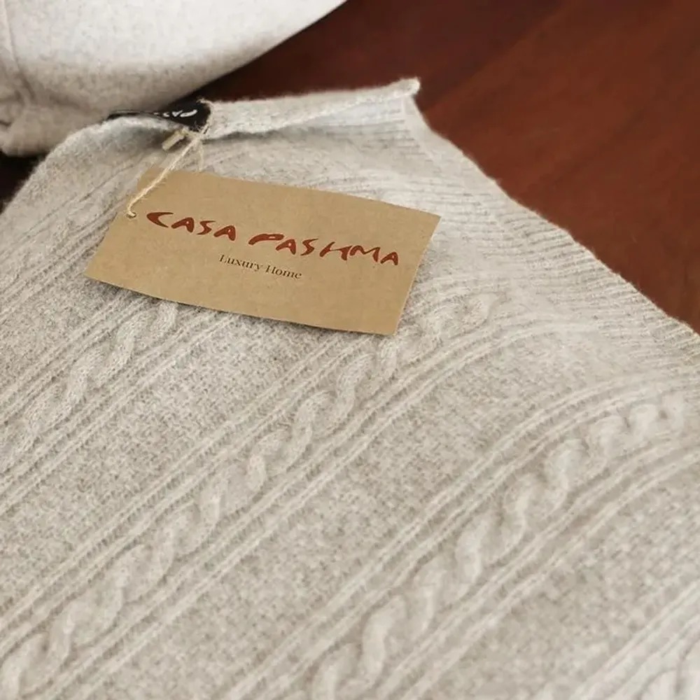Throw blankets - Cable Knit Cashmere Throw : Theodore - PASHMA