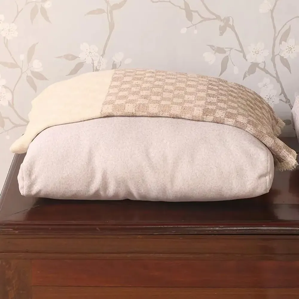 Throw blankets - Checkered Silk Cashmere Boucle Throw : Blair - PASHMA