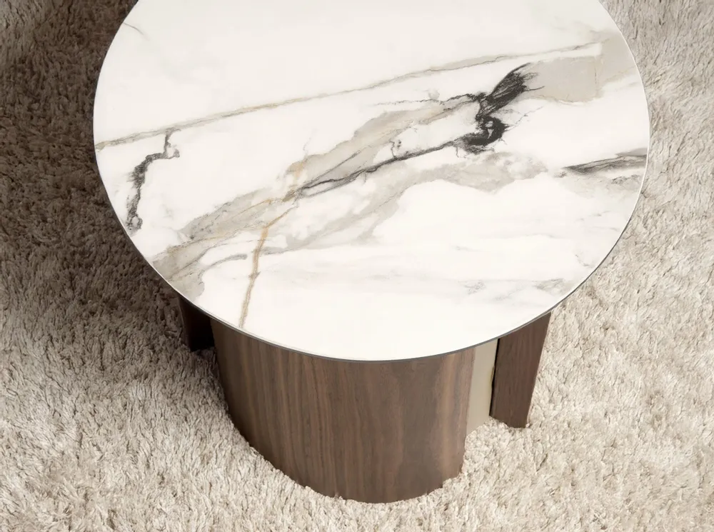 Autres tables  - Table d'appoint ronde en céramique, acier couleur sable et noyer. - ANGEL CERDÁ