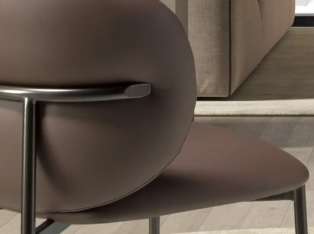 Chaises - Chaise en similicuir marron foncé - ANGEL CERDÁ