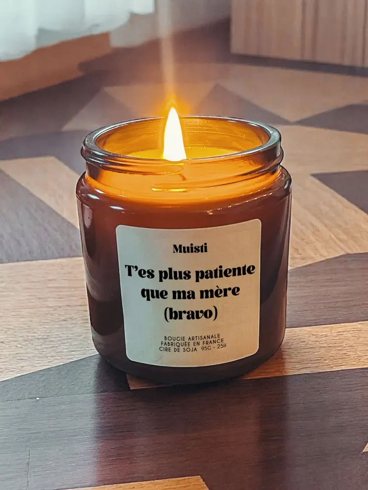 Objets de décoration - Bougie Parfumée - T'es plus patiente que ma mère (bravo) - Musc blanc – 95g - MUISTI