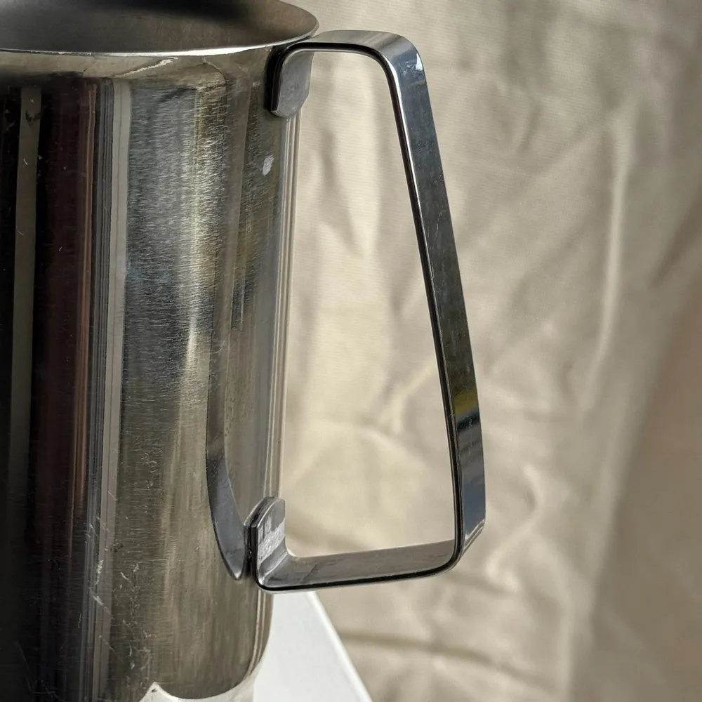 Carafes - Large silver plated jug H20 D14.5 - OFFICE OBJETS