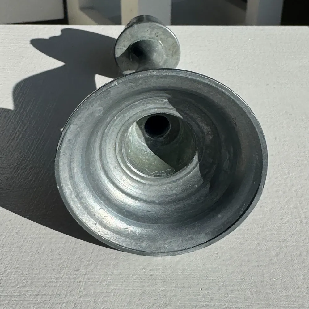 Objets de décoration - Paire de petits bougeoirs fins en étain H15,5 - OFFICE OBJETS