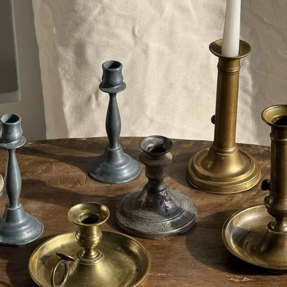 Objets de décoration - Paire de petits bougeoirs fins en étain H15,5 - OFFICE OBJETS