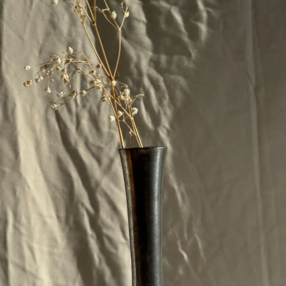 Vases - Grand vase solifore en métal argenté vintage - OFFICE OBJETS