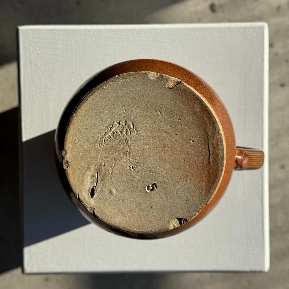 Carafes - Grande carafe boule en grès marque 5 au dessous éclat à la base - OFFICE OBJETS