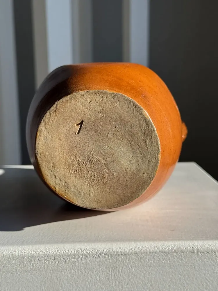 Objets de décoration - Jarre ancienne en grès à bec verseur en étain - OFFICE OBJETS