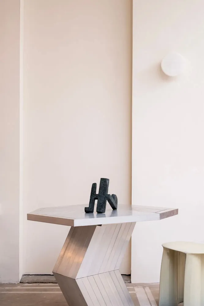 Sculptures, statuettes and miniatures - Silent Language - GARDECO OBJECTS