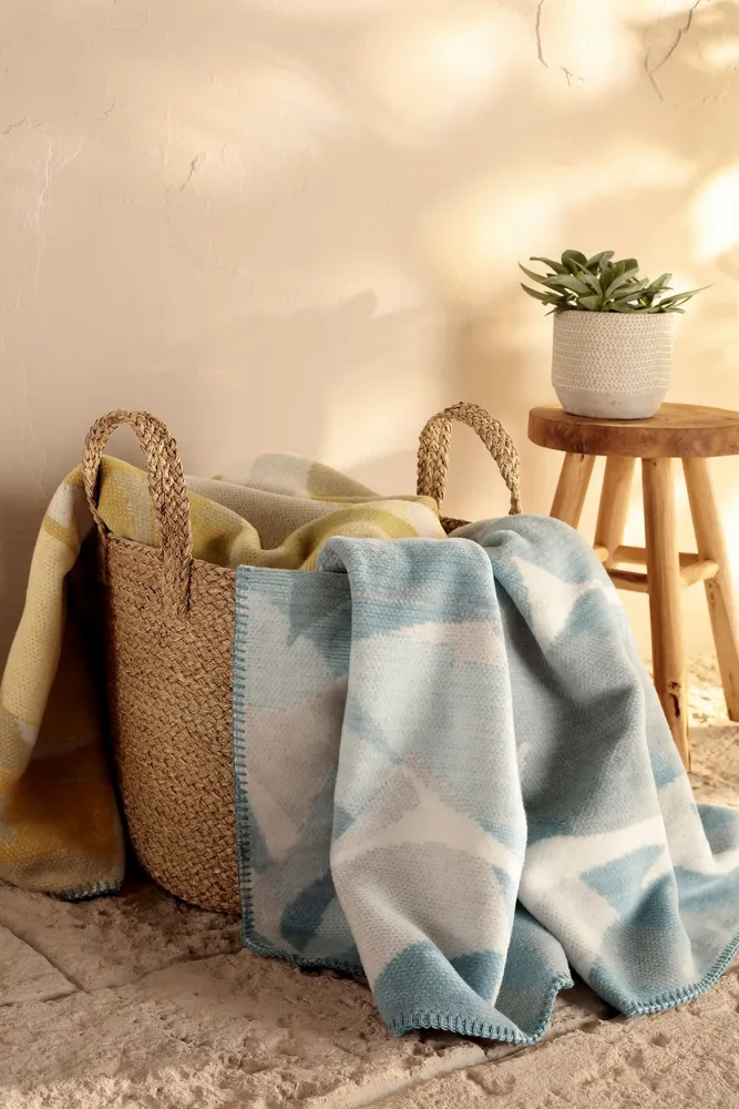 Throw blankets - Blanket Horizon Flora - BIEDERLACK