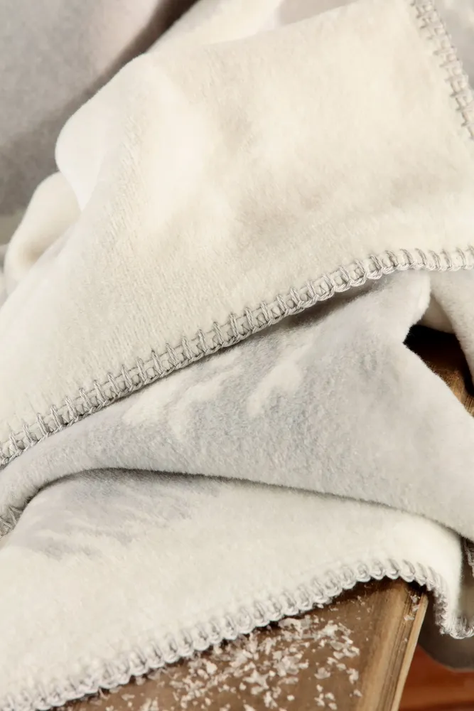 Throw blankets - Blanket Mountain Dreams - BIEDERLACK